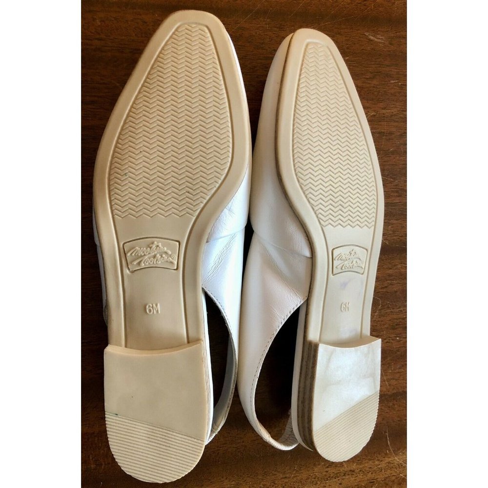 WOMENS MOOTSIE TOOTSIEs CLOSED TOE STAP BACK LOW HEEL SHOES 6M like New - Picture 5 of 7